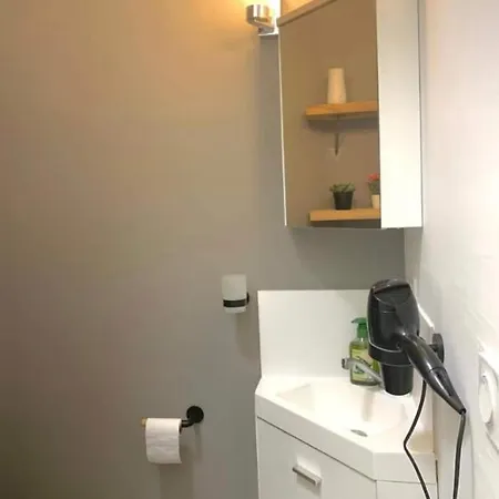Le Petit Mozart Studio For 3 City Dwellers In The City Centre In Hyeres Апартаменты Йер